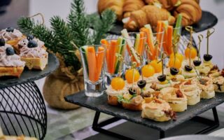 Servírovanie cateringu. Koľko stojí catering a aká je cena na osobu?